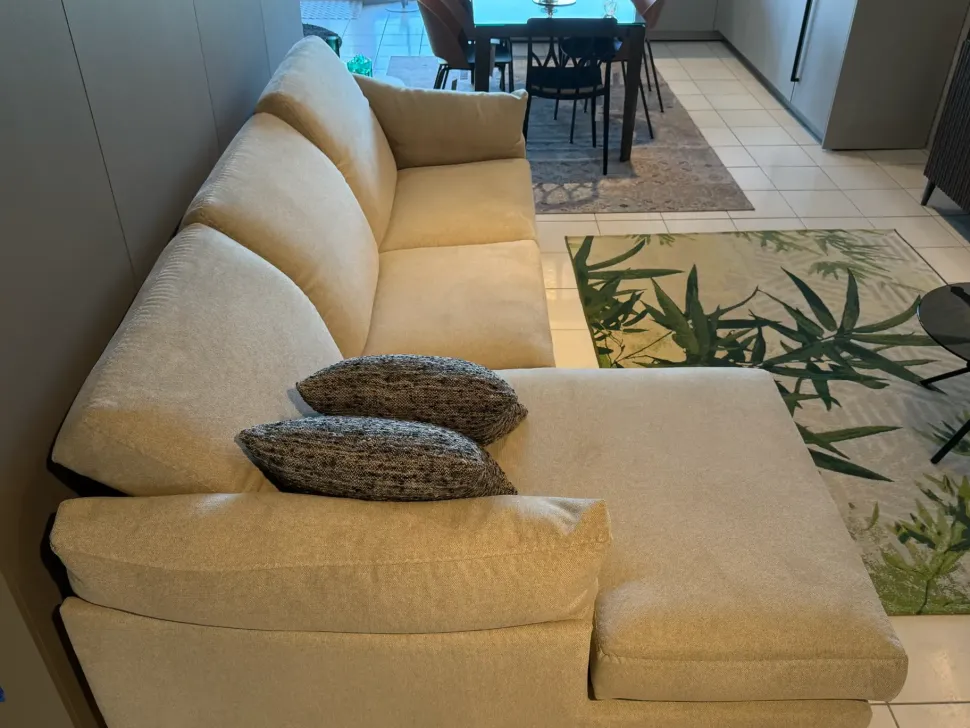 Divano Elisir in Tessuto Calia a prezzo scontato