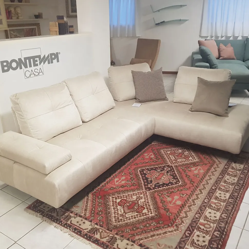 Divano Exco di Excò in stile design a prezzo scontato