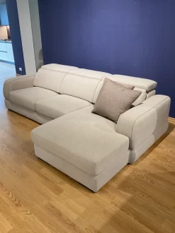 Divano Graffiti tessuto in poliuretano Le comfort a prezzo scontato