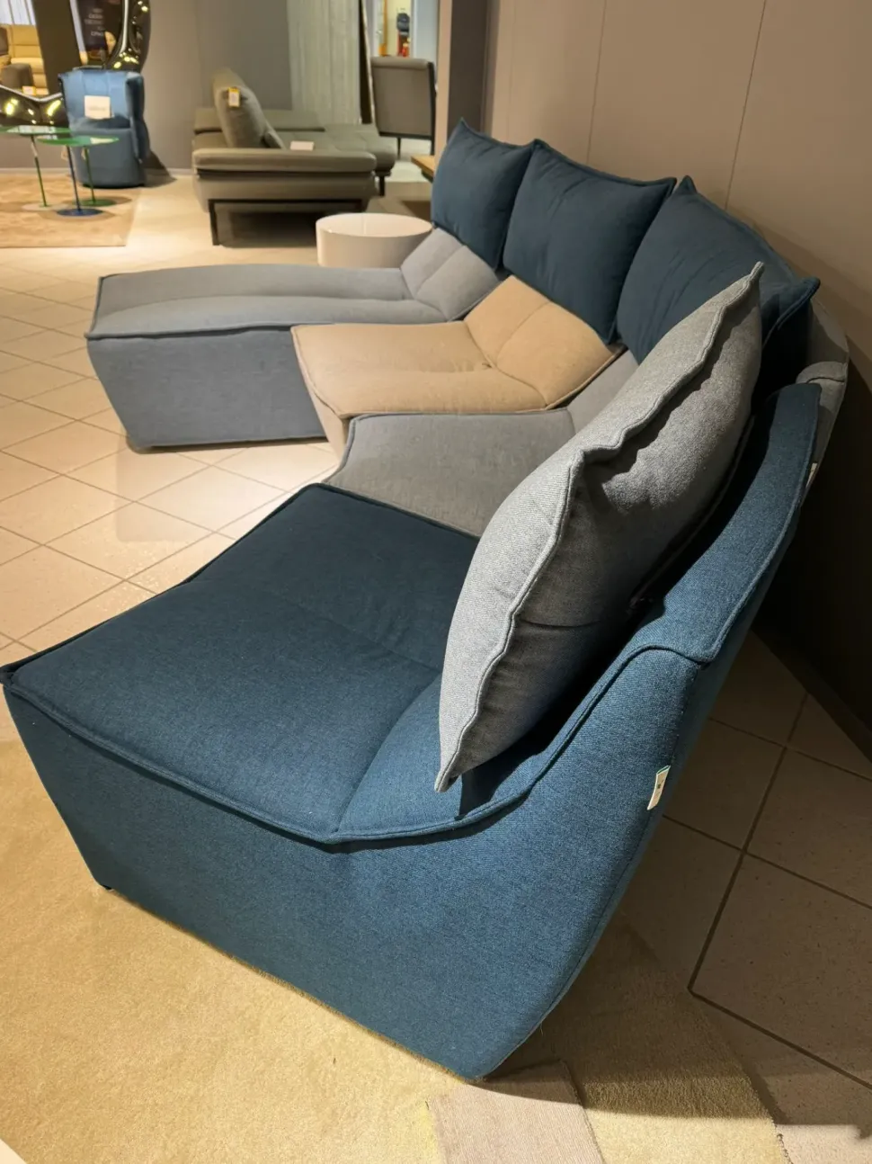 Divano Hip hop tessuto in poliuretano Calia in Offerta Outlet