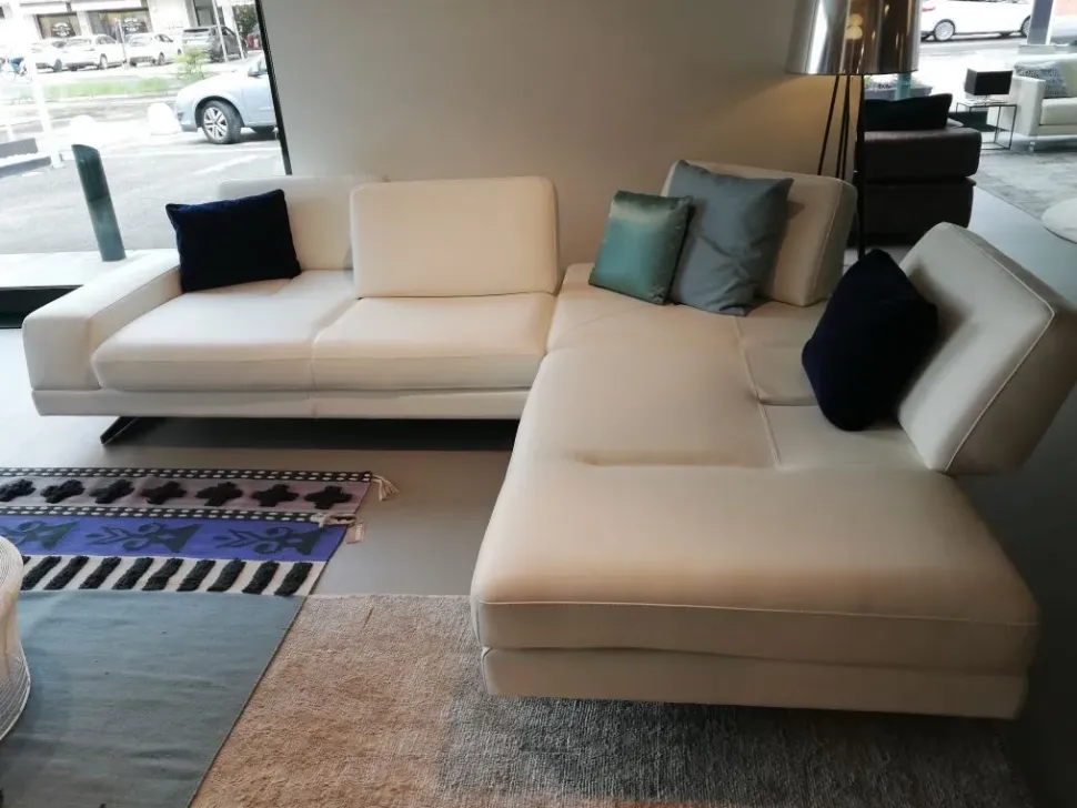 Divano in Pelle stile design modello Movie scontato - 31%