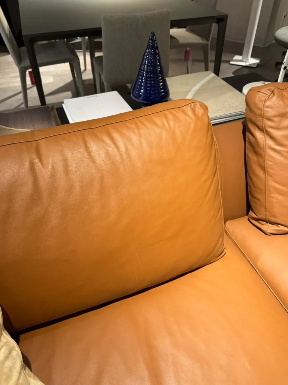 Divano in Pelle stile design modello Royal scontato - 54%