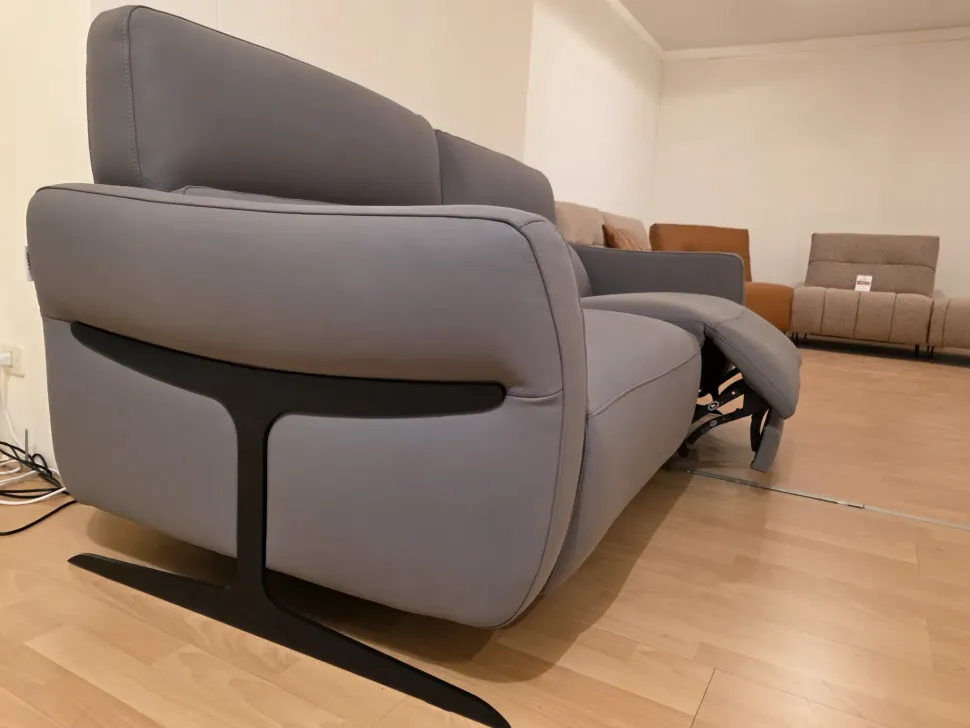 Divano in Pelle stile design modello Divano fusion 3 posti scontato - 50%