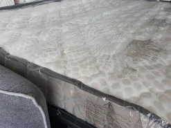 Divano in Pelle stile moderno modello Giotto  scontato - 35%