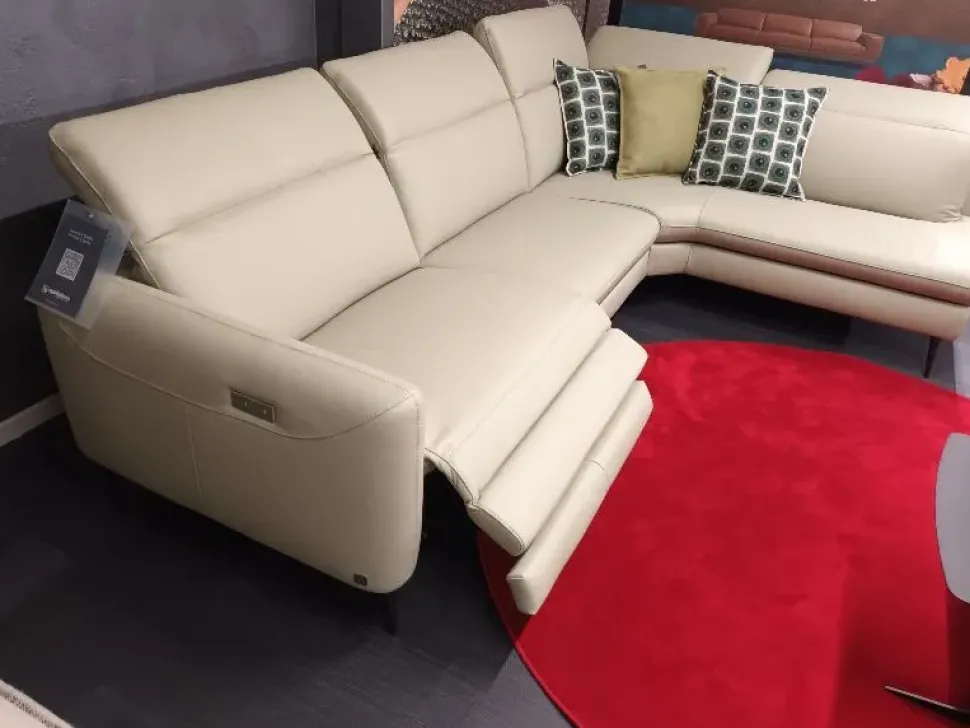 Divano in Pelle stile moderno modello Dusk scontato - 35%