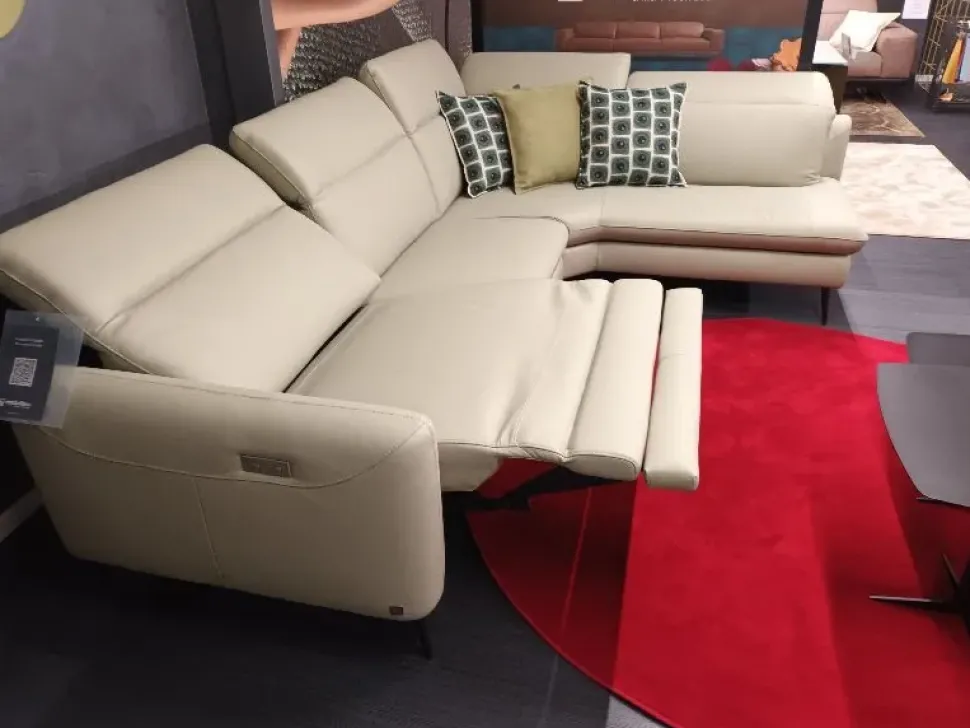 Divano in Pelle stile moderno modello Dusk scontato - 35%