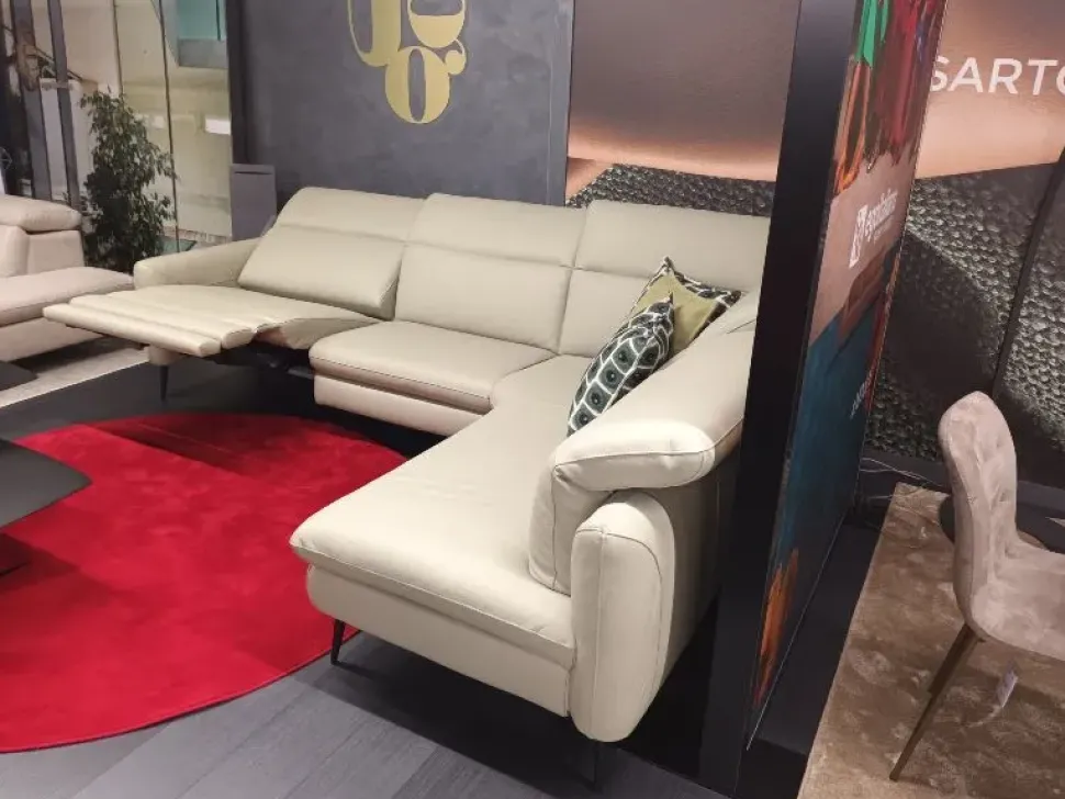 Divano in Pelle stile moderno modello Dusk scontato - 35%