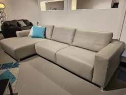 Divano in Pelle stile moderno modello Horizon scontato - 32%