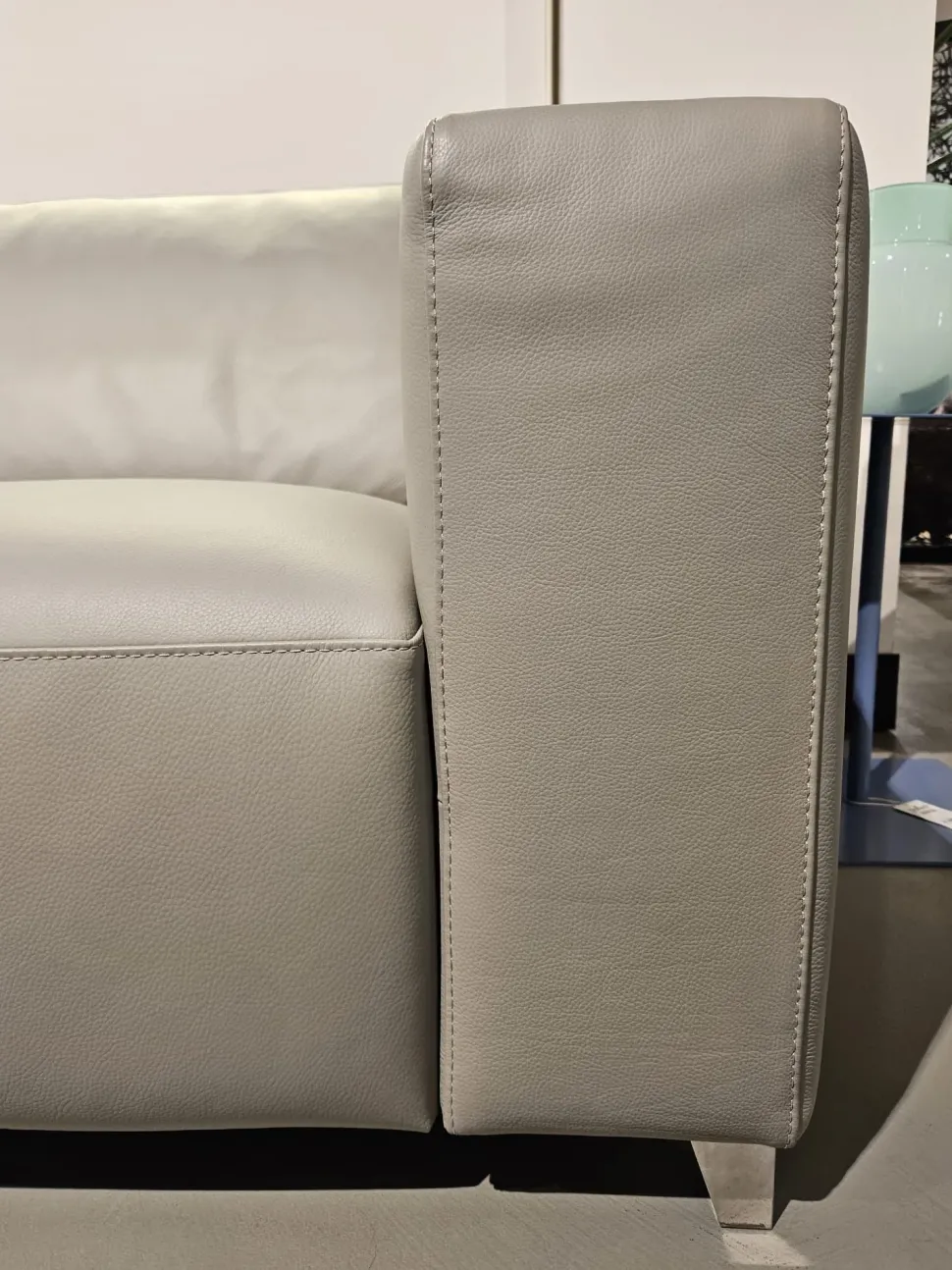 Divano in Pelle stile moderno modello Horizon scontato - 32%