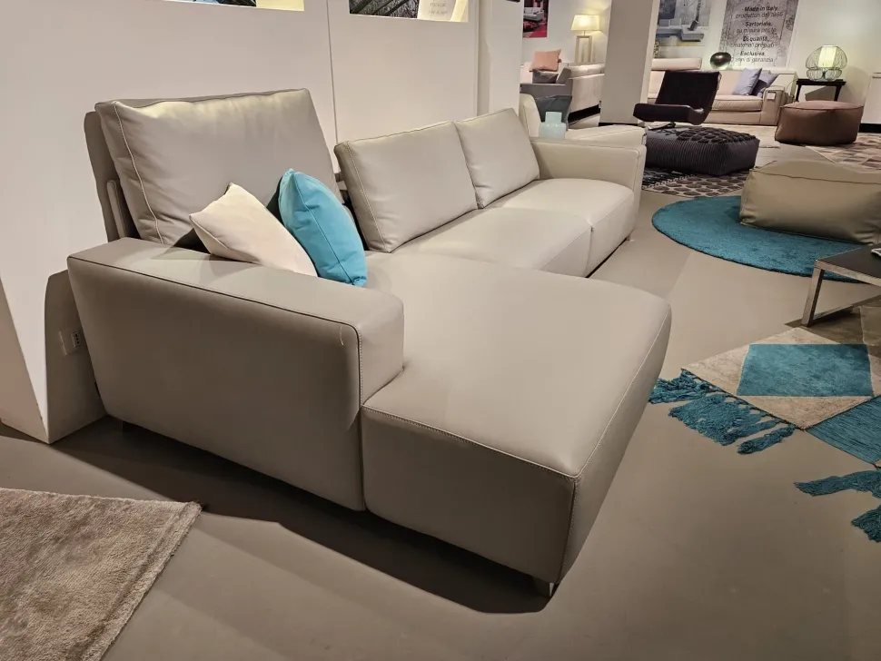 Divano in Pelle stile moderno modello Horizon scontato - 32%