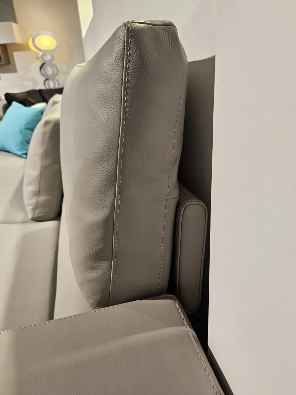 Divano in Pelle stile moderno modello Horizon scontato - 32%