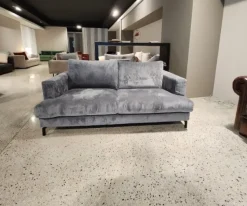 Divano in piuma pronta consegna tessuto firmato alessandro bini in Tessuto Md work a prezzo scontato