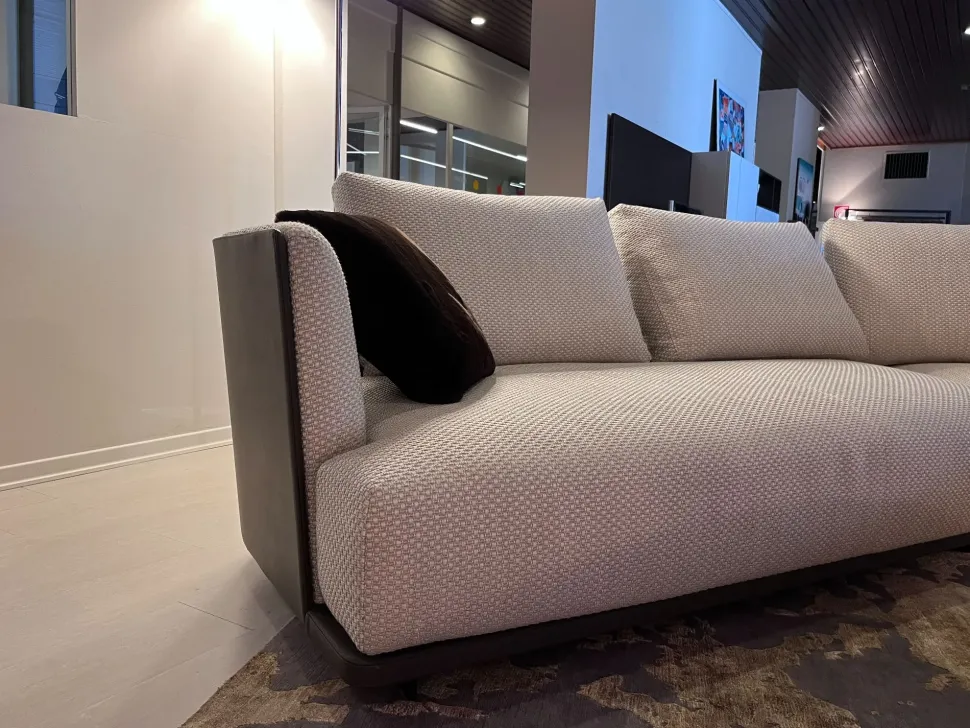 Divano in tessuto Cleo di Molteni & C. a prezzi vantaggiosi