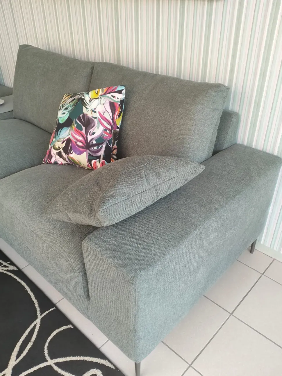 Divano in Tessuto stile design modello Tangram silver scontato - 42%