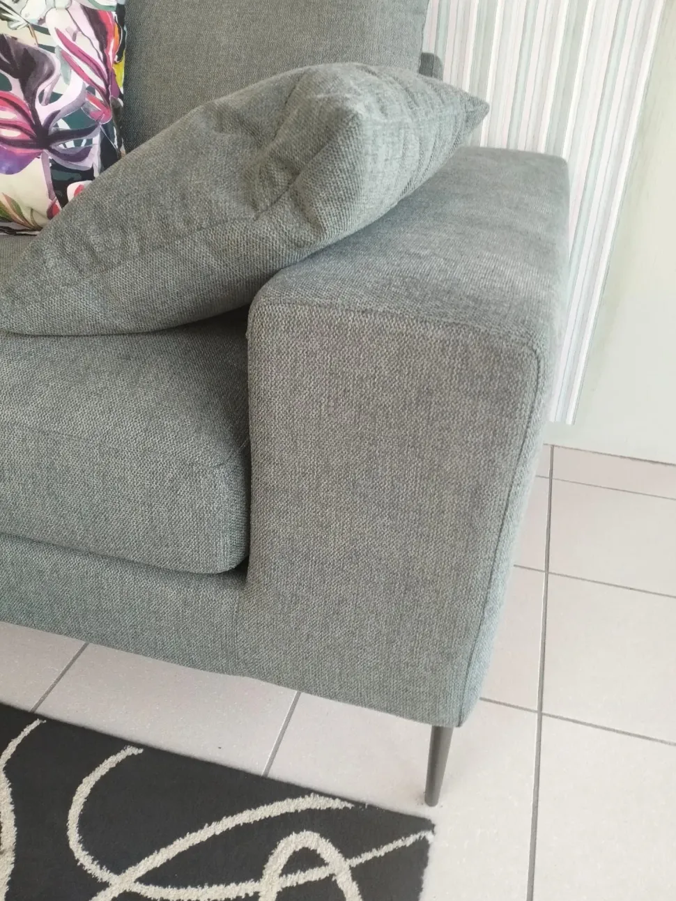 Divano in Tessuto stile design modello Tangram silver scontato - 42%