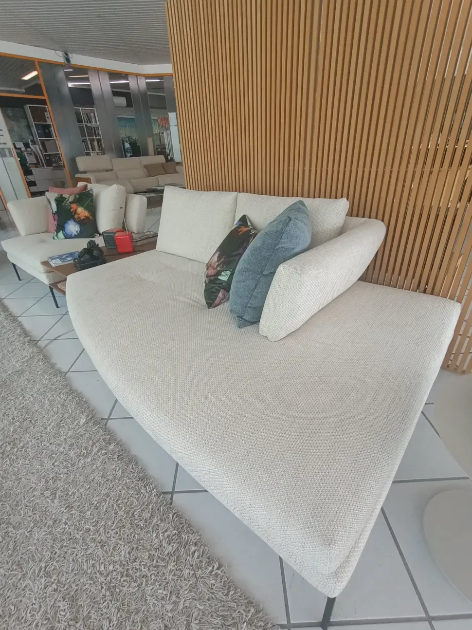 Divano in Tessuto stile design modello Aliante scontato - 25%