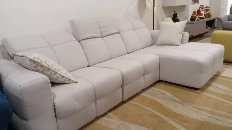 Divano in Tessuto stile moderno modello Sauvanne scontato - 40%