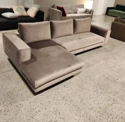 Divano in Tessuto stile moderno modello Divano pronta consegna velluto luxury  scontato - 45%