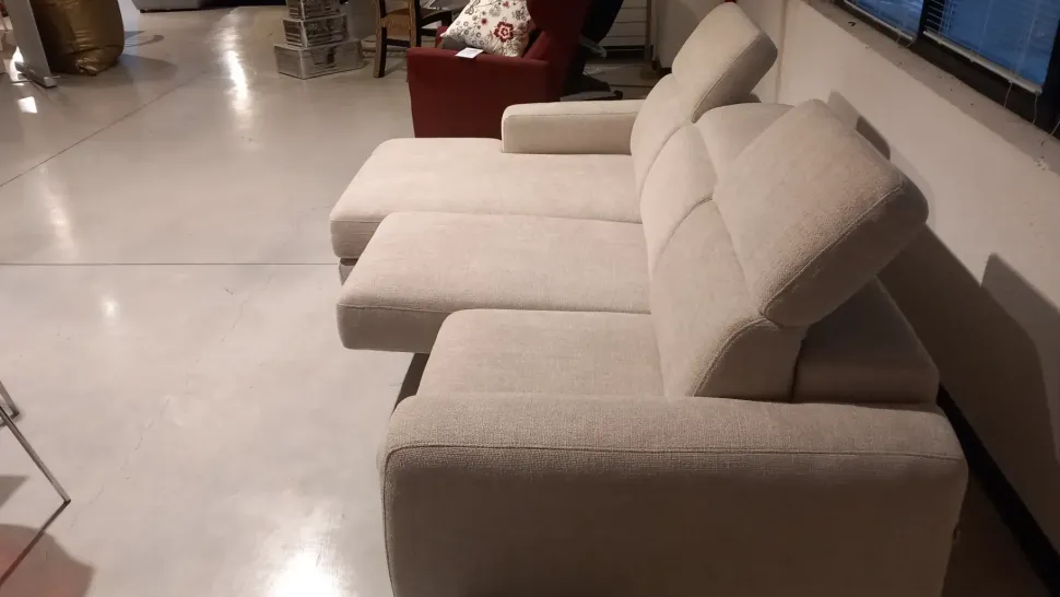 Divano Kris di Rosini in stile moderno a prezzo scontato