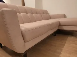 Divano Lineare 2 posti con chaise longue in pelle Artigianale in Offerta Outlet a 900€