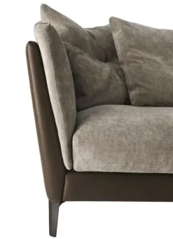 Divano Lineare a 3 posti Bretagne di Poltrona frau: prezzo su richiesta