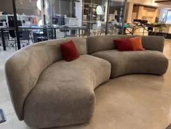 Divano Lineare Blossom di Novamobili a prezzo ribassato