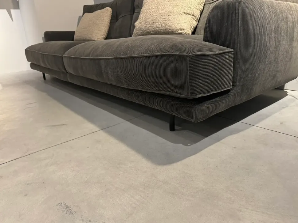 Divano lineare Brooklyn Flexteam a PREZZO OUTLET scontato del 30%