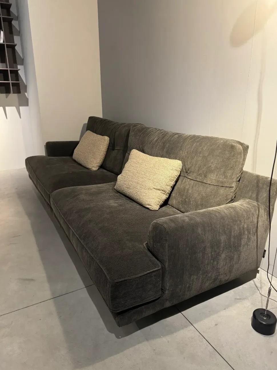 Divano lineare Brooklyn Flexteam a PREZZO OUTLET scontato del 30%