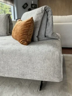 Divano Lineare Divano di design abbraccio  Artigianale a 2083 Euro