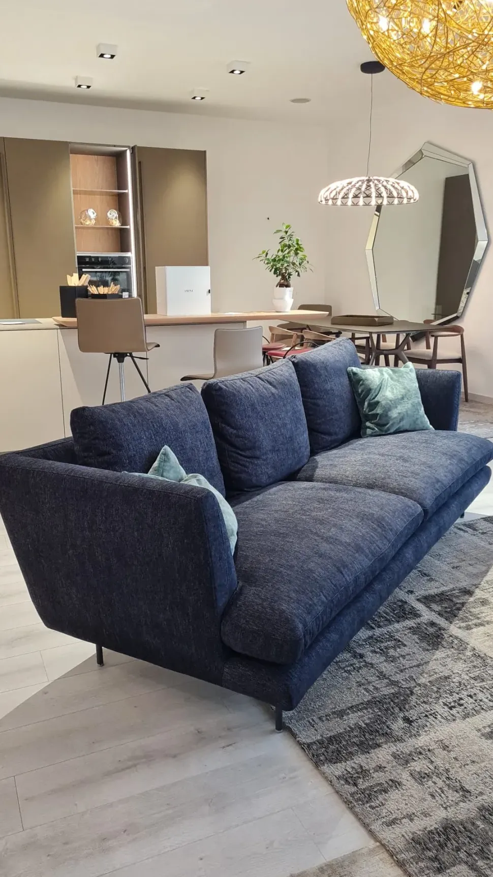 Divano lineare Lars Bonaldo ad un prezzo imperdibile