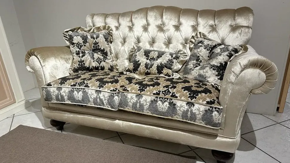 Divano Lineare modello Giorgia di Artigianale a prezzi outlet