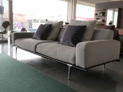 Divano Lineare modello Let it be  di Poltrona frau in offerta