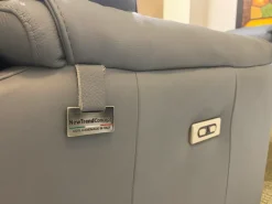 Divano lineare modello Refrain di Artigianale a prezzi convenienti