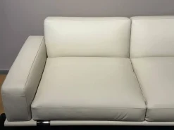 Divano Lineare pelle modello Let it be di Poltrona frau