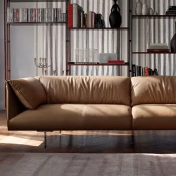 Divano Lineare pelle modello John-john di Poltrona frau