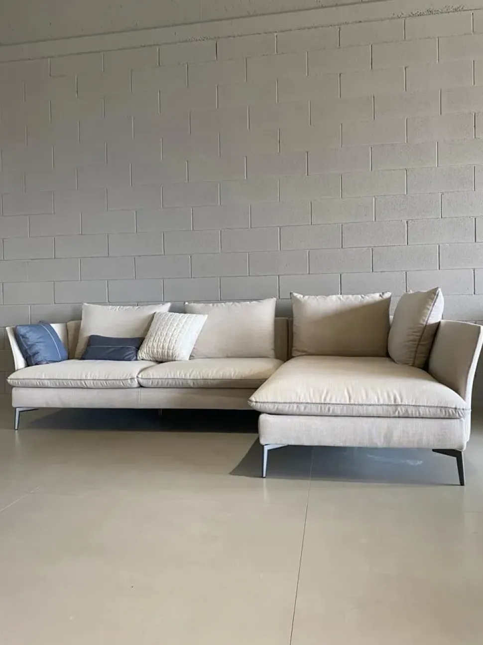 Divano Link in Tessuto sfoderabile di Biba salotti scontato 48%