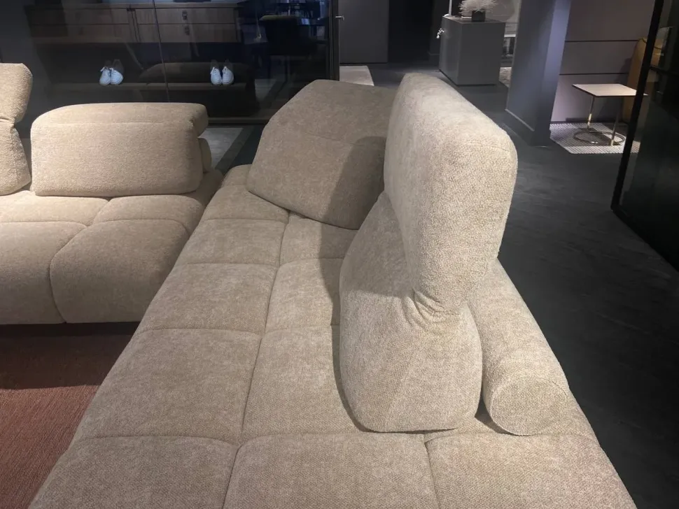 Divano moderno modello Skyline scontato