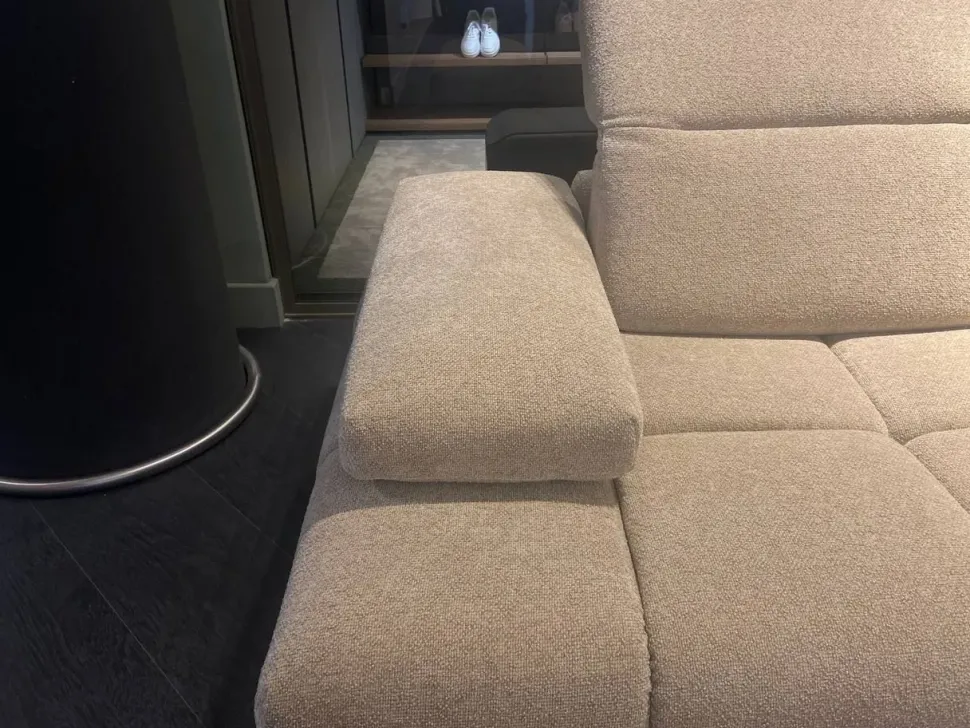 Divano moderno modello Skyline scontato