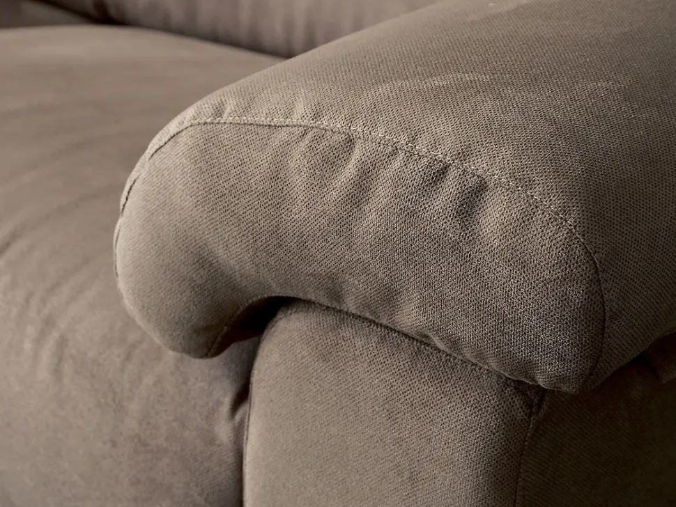 Divano Moderno New york con 3 posti a prezzo riservato