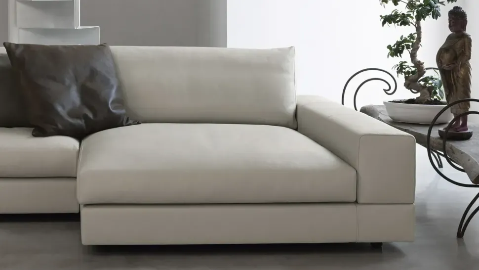Divano moderno pelle Vision di Doimo salotti con sconto del - 35%