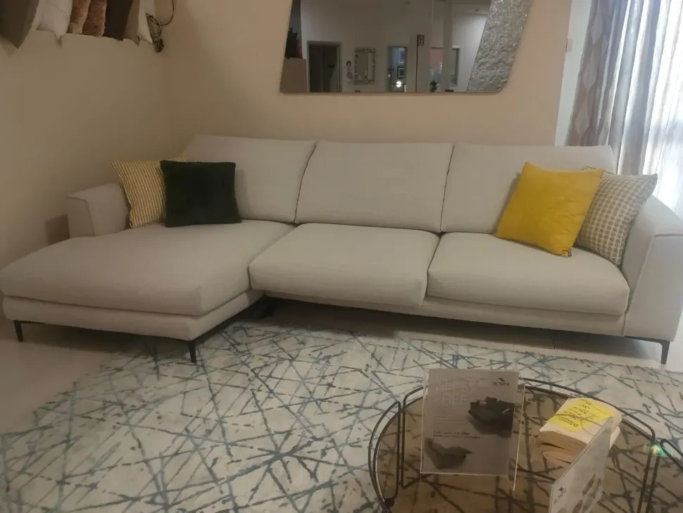 Divano moderno tessuto Capri di Rosini con sconto del - 25%