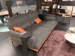 Divano moderno tessuto Feng di Egoitaliano con sconto del - 35%