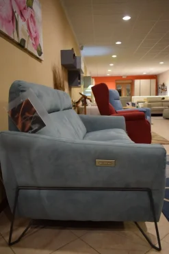 Divano moderno tessuto Gaya di Collezione esclusiva con sconto del - 70%