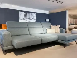 Divano moderno tessuto Lambert di Le comfort con sconto del - 40%