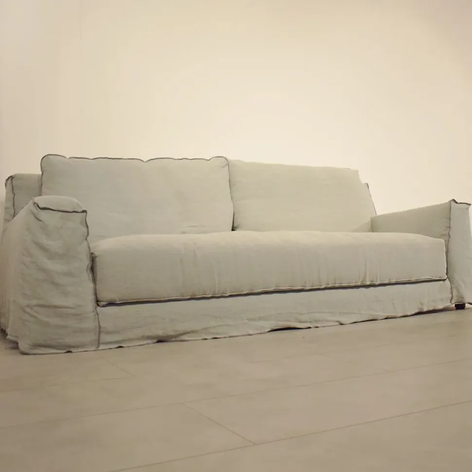 Divano moderno tessuto Loll di Gervasoni con sconto del - 35%