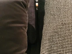 Divano moderno tessuto Mondrian di Poliform con sconto del - 46%