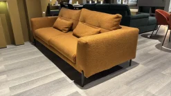 Divano moderno tessuto Tudor di La casa moderna con sconto del - 53%