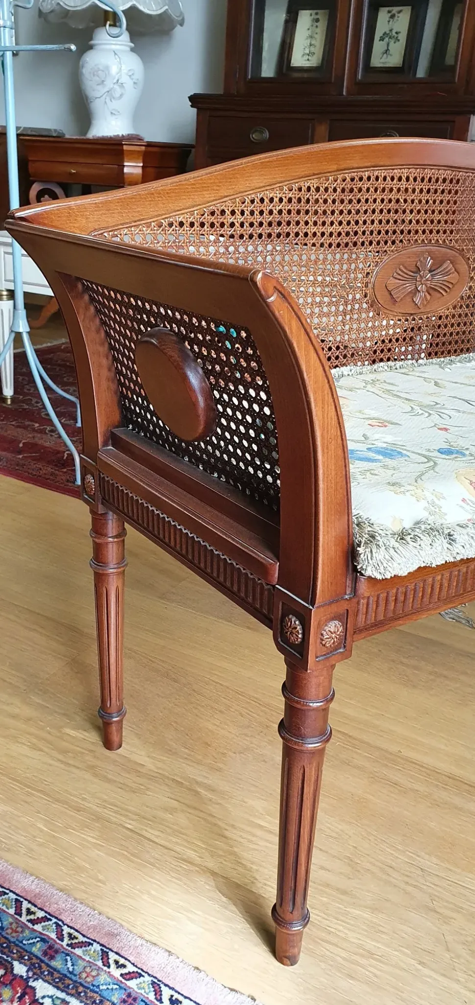 Divano Paglia vienna con cuscino in Tessuto Artigianale a prezzo ribassato