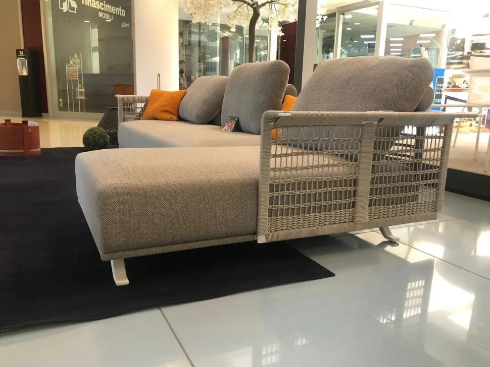 Divano per l'esterno Poltrona frau Solaria a prezzi outlet