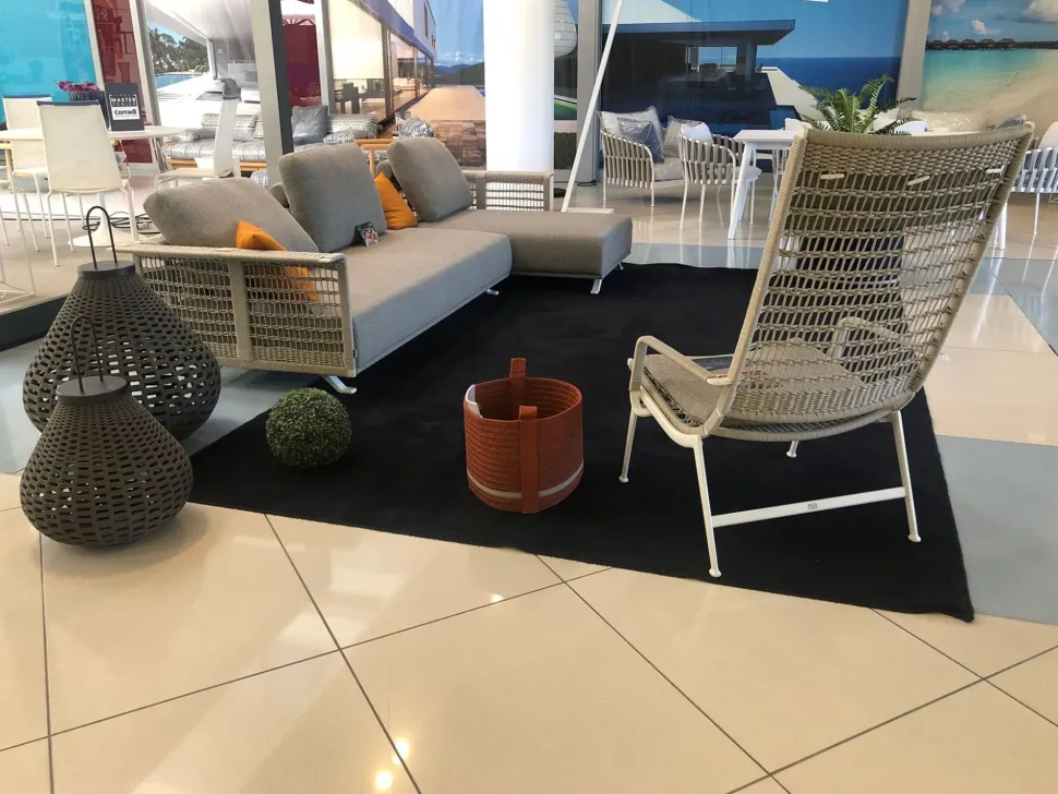 Divano per l'esterno Poltrona frau Solaria a prezzi outlet